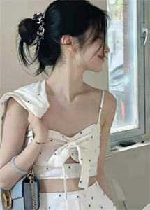 捞月亮的人讲的什么